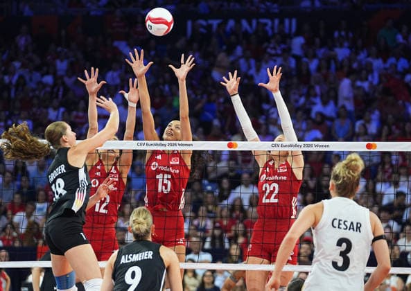 Turkiye v Germany - CEV EuroVolley 2026 ISTANBUL, TURKIYE - AUGUST 26: Deniz Uyanik (15), and Elif Sahin (12) of Turkiye in action against Leana Grozer (18) of Germany during the CEV EuroVolley 2026 Women Group A match between Turkiye and Germany at Sinan Erdem Sports Hall, on August 26, 2026, in Istanbul, Turkiye. Esra Bilgin Anadolu Istanbul Turkey. Editorial use only. Please get in touch for any other usage.  Copyright: x2026xAnadoluxEsraxBilginx