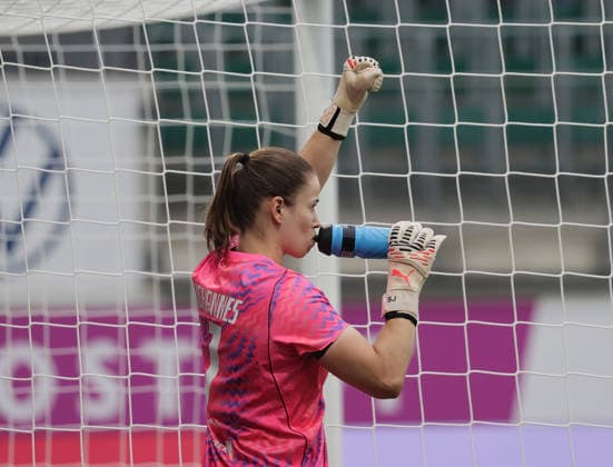 Siegerfaust Stina Johannes (VfL Wolfsburg) Fussball, Frauen, Saison 2026 2027, Womens Champions LeagueQualifikation, 3.Runde, VfL Wolfsburg gegen Inter Mailand