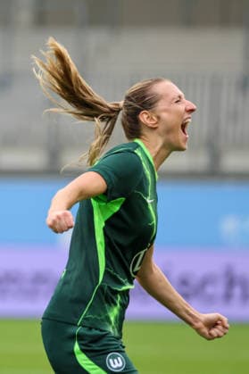 Wolfsburg, Deutschland: 26.08.2026 - Champions League Qualifikation - Hinrunde - VfL Wolfsburg Frauen vs. Inter Mailand Frauen Im Bild: Torschützin Lara Prasnikar (Wolfsburg) macht das Tor zum 1:0 für Wolfsburg und jubelt Copyright: HMBxMedia MadeleinexFantini