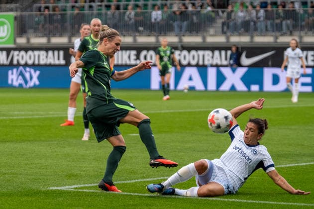 Deutschland, Fussball, UEFA, Womens Champions League, Qualifikation, 3. Runde, Hinspiel 2026 2027: VfL Wolfsburg - FC Internazionale Mailand am 26.08. in Wolfsburg (AOK-Stadion): Schuss Svenja Huth (VfL Wolfsburg, 10) Copyright: xSvenxHeidmannx