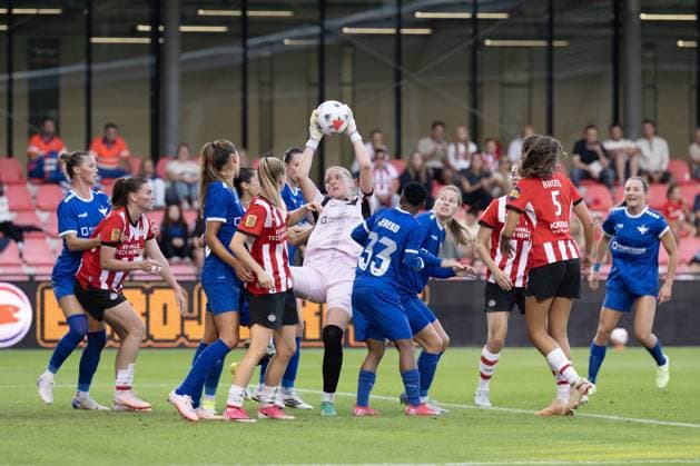 EINDHOVEN , 26-08-2026 , de Herdgang Stadium , Champions League women , knockout phase match 1 of 2 , season 2026 2027 , PSV - HB Koge , picture shows pressure on the defense of HB Koge PSV - HB Koge (women)  x206067268x Copyright: