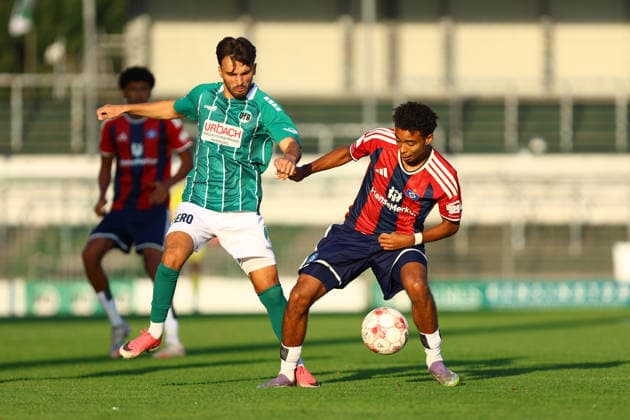 10 Dardan Karimani (VfB Lübeck), 7 Arnaud Astel Riedel (Hamburger SV U21, U 21 Fußball I Herren I Regionalliga Nord I Saison 2026-2027 I 5. Spieltag I VfB Lübeck - Hamburger SV U21 I 26.08.2026 I Stadion an der Lohmühle *** 10 Dardan Karimani, VfB Lübeck, 7 Arnaud Astel Riedel, Hamburger SV U21, Men s Soccer I, Regionalliga Nord I, 2026–2027 Season, Matchday 5, VfB Lübeck vs. Hamburger SV U21, August 26, 2026, Stadion an der Lohmühle