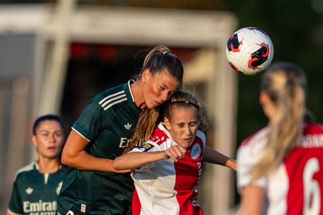 UEFA Women s Champions League: Ajax Vrouwen v Real Madrid Women AMSTERDAM, NETHERLANDS - AUGUST 26: Bella Andersson of Real Madrid and Katja Snoeijs of Ajax during the UEFA Women s Champions League match between Ajax Vrouwen and Real Madrid Women at Sportpark De Toekomst on August 26, 2026 in Amsterdam, Netherlands. Amsterdam Sportpark De Toekomst Netherlands Content not available for redistribution in The Netherlands directly or indirectly through any third parties. Copyright: xMarcelxvanxPlateringenx