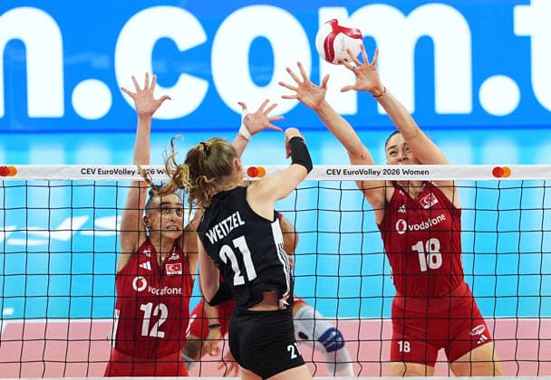 Turkiye v Germany - CEV EuroVolley 2026 ISTANBUL, TURKIYE - AUGUST 26: Zehra Gunes (18) of Turkiye in action against Camilla Weitzel (21) of Germany during the CEV EuroVolley 2026 Women Group A match between Turkiye and Germany at Sinan Erdem Sports Hall, on August 26, 2026, in Istanbul, Turkiye. Esra Bilgin Anadolu Istanbul Turkey. Editorial use only. Please get in touch for any other usage.  Copyright: x2026xAnadoluxEsraxBilginx