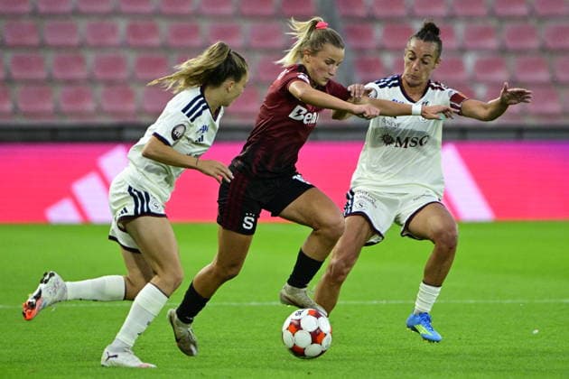 L-R Asun Martinez (Servette), Laura Retkesova (Sparta) and Paula Serrano (Servette) in action during the UEFA Women s Champions League, third qualifying round, opening match: AC Sparta Praha vs Servette FC Geneva, in Prague, Czech Republic, on August 26, 202 (CTKxPhoto VitxSimanek) CTKPhotoP2026082606872  CTKPhotoP2026082606872