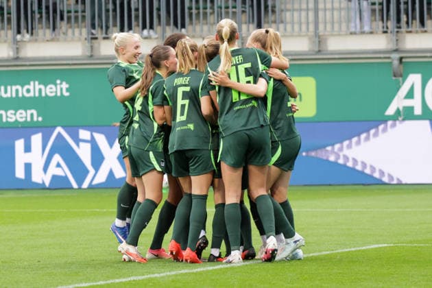 26.08.2026, xgrfx, Fussball UEFA WCL Quali 3.Runde, VfL Wolfsburg - Inter Mailand v.l. Tor, Camilla Küver zum 2:0 (VfL Wolfsburg) Wolfsburg