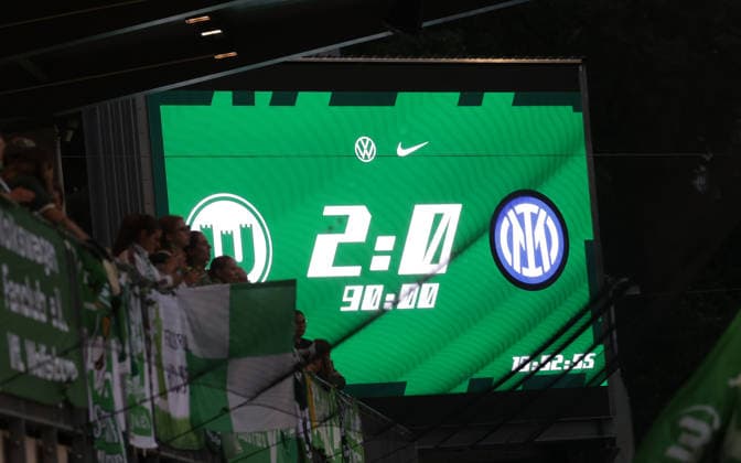 Anzeigentafel mit Endergebnis 0-2 Fussball, Frauen, Saison 2026 2027, Womens Champions LeagueQualifikation, 3.Runde, VfL Wolfsburg gegen Inter Mailand, 2-0