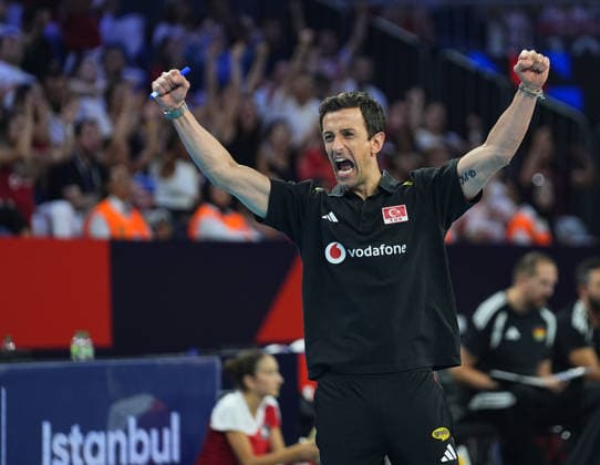 Turkiye v Germany - CEV EuroVolley 2026 ISTANBUL, TURKIYE - AUGUST 26: Head Coach of Turkiye Daniele Santarelli celebrates after winning a set during the CEV EuroVolley 2026 Women Group A match between Turkiye and Germany at Sinan Erdem Dome in Istanbul, Turkiye on August 26, 2026. Esra Bilgin Anadolu Istanbul Turkey. Editorial use only. Please get in touch for any other usage.  Copyright: x2026xAnadoluxEsraxBilginx
