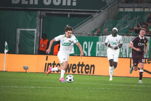 Fussball: Österreich: UEFA Conference League 2026 2027 - Play-offs - Rückspiel, 26.08.2026 - SK Rapid Wien (Österreich) vs. Heart of Midlothian FC (Hearts - Schottland) - Weststadion (Wien, Österreich); Nico Bajlicz (SK Rapid Wien) Copyright: xLukasxBierederx