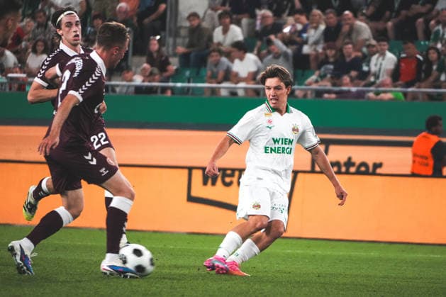 Fussball: Österreich: UEFA Conference League 2026 2027 - Play-offs - Rückspiel, 26.08.2026 - SK Rapid Wien (Österreich) vs. Heart of Midlothian FC (Hearts - Schottland) - Weststadion (Wien, Österreich); Nico Bajlicz (SK Rapid Wien) Copyright: xLukasxBierederx