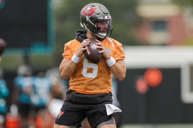JACKSONVILLE, FL - AUGUST 26: Baker Mayfield 6 of the Tampa Bay Buccaneers works on a drill during the Jacksonville Jaguars joint practice with the Tampa Bay Buccaneers on August 26, 2026 at the Miller Electric Center in Jacksonville, Fl. (Photo by David Rosenblum Icon Sportswire) NFL, American Football Herren, USA AUG 26 Jaguars Training Camp EDITORIAL USE ONLY Icon260826251341