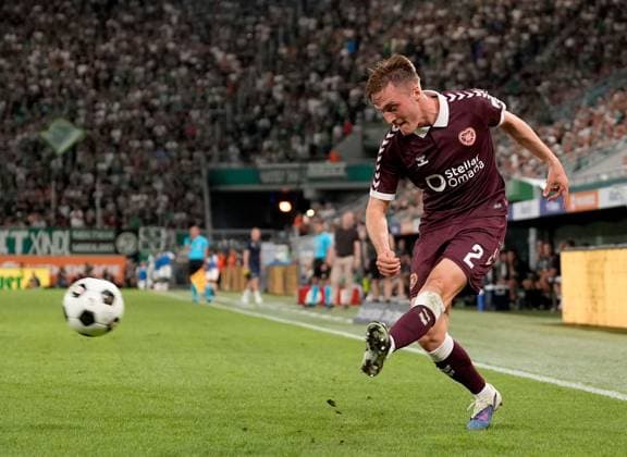 Christian Borchgrevink of Heart of Midlothian during a UEFA Conference League Play-Off Second Leg match between SK Rapid and Hearts at Weststadion on August 26, 2026 in Vienna, Austria. Rapid Vienna v Heart of Midlothian, UEFA Conference League, Play-Off Round, Second Leg, Football, Allianz Stadion, Vienna, Austria - 26 Aug 2026Vienna Allianz Stadion Austria  Copyright: xChristianxHofer Shutterstockx 17115048eq