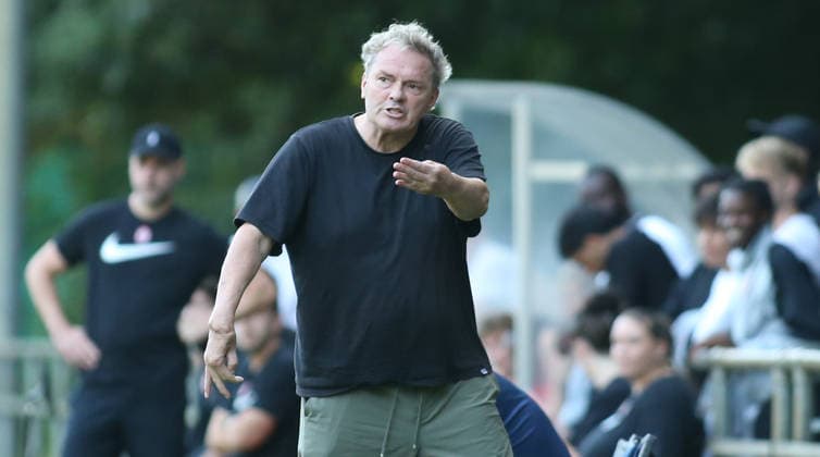 Fußball, Saison 2026 2027, Regionalliga Nord, Eimsbütteler TV - Bremer SV. Trainer Ralf Voigt vom Bremer SV. Wandsbek Hamburg