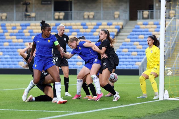 Chelsea v Real Sociedad Women 26 August 2026, London - UEFA Women s Champions League, Third Qualifying Round, First Leg - Chelsea v Real Sociedad Women - The ball bounces between players in the box for the first Chelsea goal, scored by Katie McCabe (not pictured) from a corner - Photo: Charlotte Wilson Offside. London UK Copyright: xCharlottexWilsonx xOffsidexOffside