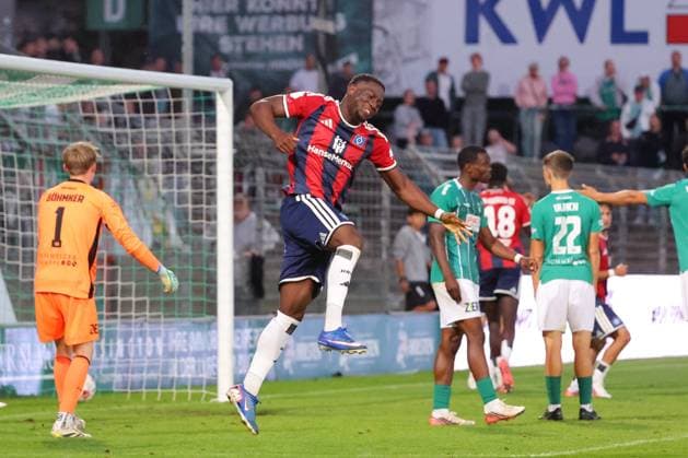 26.08.26, GER, Regionalliga Nord, Fussball, 1. Spieltag, Saison 2026 2027, Dietmar-Scholze-Stadion an der Lohmuehle, VfB Lübeck vs Hamburger SV II Kelvin Ojo (Hamburger SV II 11) jubelt nach seiner Vorlage zum 1:3 Foto nordphoto GmbH Tauchnitz Luebeck Dietmar-Scholze-Stadion an der Lohmuehle SH Germany *** August 26, 2026, GER, Regionalliga Nord, Soccer, Matchday 1, 2026–2027 Season, Dietmar Scholze Stadium at the Lohmühle, VfB Lübeck vs. Hamburger SV II Kelvin Ojo of Hamburger SV II (No. 11) celebrates after his assist on the 1–3 goal. Photo: nordphoto GmbH, Tauchnitz, Lübeck, Dietmar Scholze Stadium at the Lohmühle, SH, Germany Copyright: xnordphotoxGmbHx xTauchnitzx