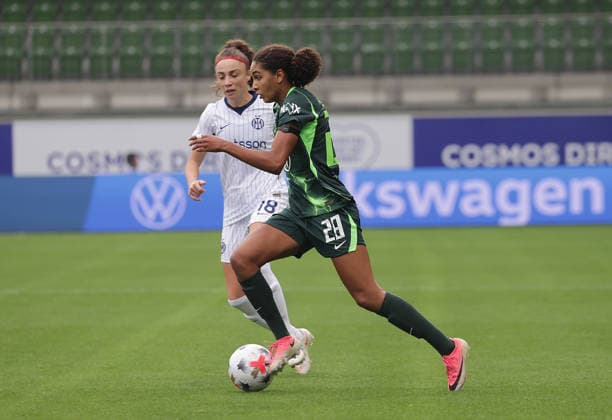 Benedetta Glioanna (Inter Mailand), Cora Zicai (VfL Wolfsburg) Fussball, Frauen, Saison 2026 2027, Womens Champions LeagueQualifikation, 3.Runde, VfL Wolfsburg gegen Inter Mailand, 2-0