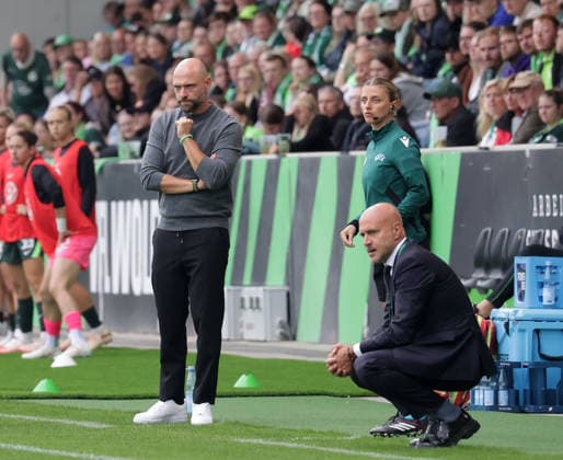 Cheftrainer Stephan Lerch (VfL Wolfsburg) Fussball, Frauen, Saison 2026 2027, Womens Champions LeagueQualifikation, 3.Runde, VfL Wolfsburg gegen Inter Mailand, 2-0