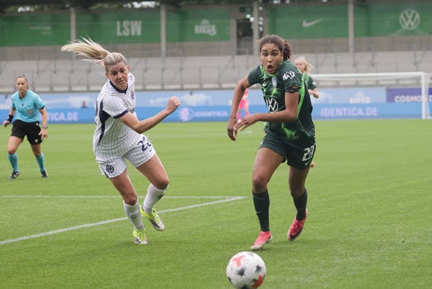Cora Zicai (VfL Wolfsburg), Olivia Schough (Inter Mailand) Fussball, Frauen, Saison 2026 2027, Womens Champions LeagueQualifikation, 3.Runde, VfL Wolfsburg gegen Inter Mailand, 2-0