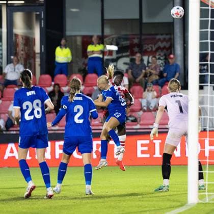 EINDHOVEN , 26-08-2026 , de Herdgang Stadium , Champions League women , knockout phase match 1 of 2 , season 2026 2027 , PSV - HB Koge , picture shows PSV women player Princess Mafro HB Koge women player Emelia Oskarsdottir PSV - HB Koge (women)  x206068910x Copyright:
