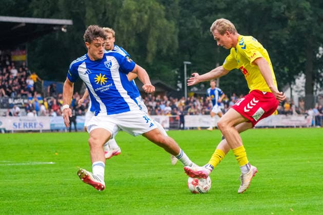 Marcel Raßmann, Marcel Rassmann (SV Atlas Delmenhorst, 11), Ole Kühling (BSV Kickers Emden, 34), Deutschland: Fussball, Regionalliga Nord, Saison 2026 27, 5. Spieltag, 26.08.2026, SV Atlas Delmenhorst vs BSV Kickers Emden, Stadion an der Düsternortstraße (Delmenhorst, Niedersachsen) Copyright: xLeonxFrickx