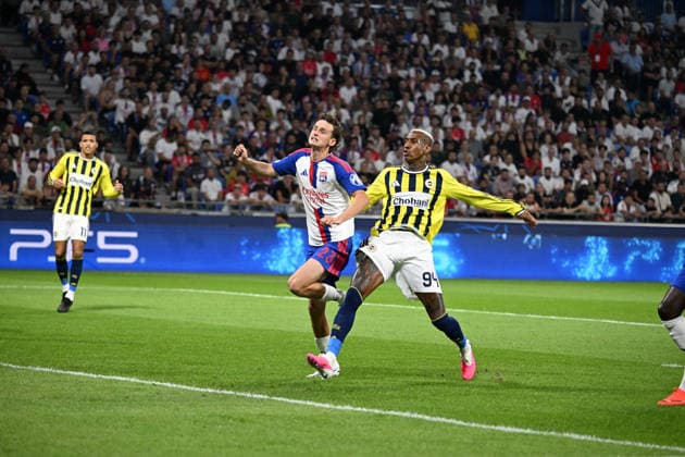 Football : Olympique Lyonnais v Fenerbahce SK - UEFA Champions League, Play-offs - 26 08 2026 Talisca of Fenerbahce SK during the UEFA Champions League, Play-offs, second leg football match between Olympique Lyonnais and Fenerbahce SK at Groupama Stadium Decines Charpieu Lyon France on August 26 2026 LYONFrance  Copyright: xMouradxAllilix