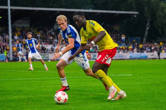 AndrÃ Ndiaye, Andre Ndiaye (SV Atlas Delmenhorst, 3), Theo Schröder (BSV Kickers Emden, 9), Deutschland: Fussball, Regionalliga Nord, Saison 2026 27, 5. Spieltag, 26.08.2026, SV Atlas Delmenhorst vs BSV Kickers Emden, Stadion an der Düsternortstraße (Delmenhorst, Niedersachsen) Copyright: xLeonxFrickx