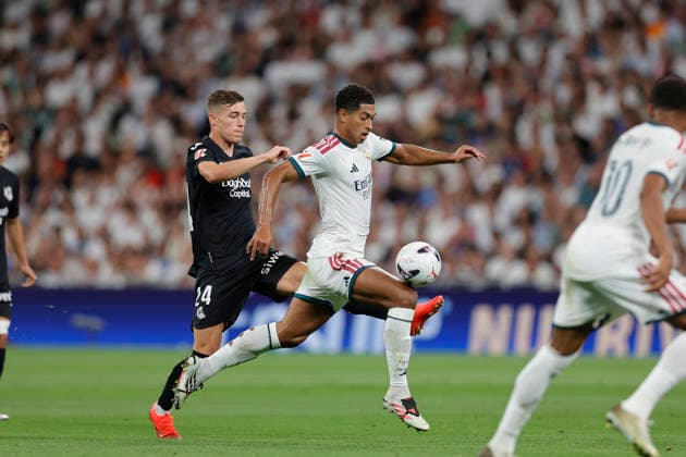 RECORD DATE NOT STATED Jude Bellingham (Real Madrid CF) controls the ball during the LaLiga EA Sports match between Real Madrid CF and Real Sociedad de Futbol at Estadio Santiago BernabÃ u on August 26, 2026 in Madrid, Spain. (Photo by Manu Reino DeFodi Images) -