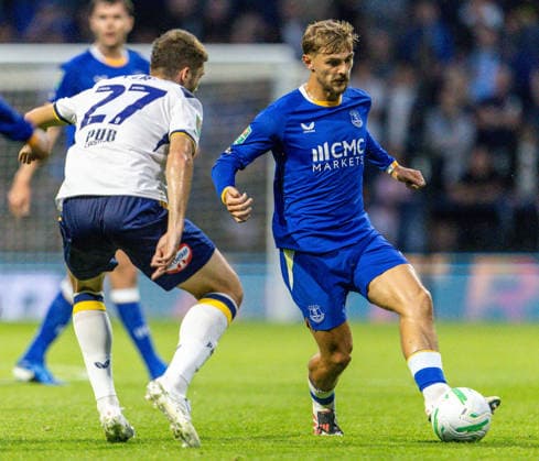 Preston North End v Everton Carabao Cup Kiernan Dewsbury-Hall of Everton on the ball during the Carabao Cup Second Round match at Deepdale, Preston 26 08 2026 UK Newspapers OUT Copyright: xJamesxHarrisonx FIL-23830-0010