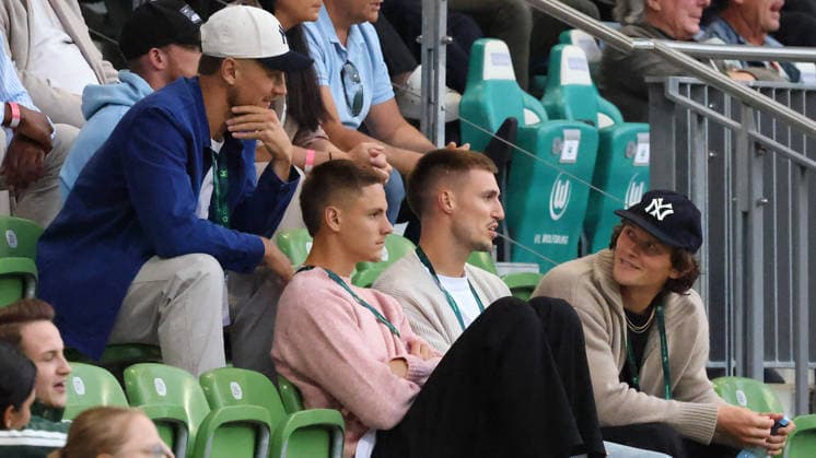 VfL vs. Inter, CL Frauen, Wolfsburg, 26.08.2026, Fußball, Frauen, VfL Wolfsburg vs. FC Inter Mailand, Champions League, Qualifikation, Saison 2026 2027: Hauke Wahl (VfL Wolfsburg), Bence Dardai (VfL Wolfsburg) , Kilian Fischer (VfL Wolfsburg), Fabian Reese (VfL Wolfsburg) AOK Stadion Niedersachsen Deutschland