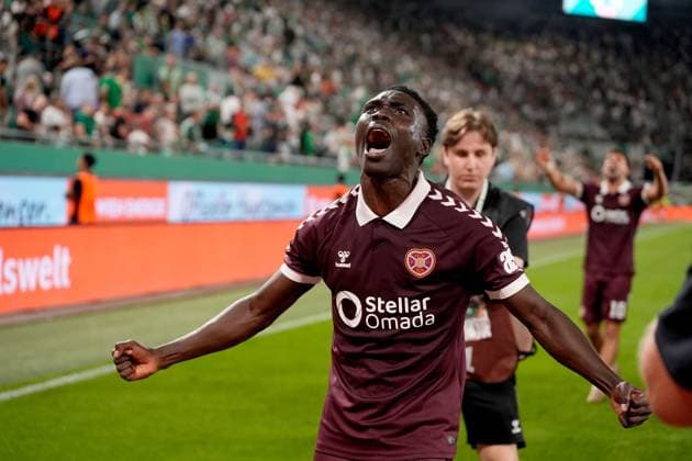 Rogers Mato of Heart of Midlothian celebrates after their side s victory over SK Rapid after a UEFA Conference League Play-Off Second Leg match between SK Rapid and Hearts at Weststadion on August 26, 2026 in Vienna, Austria. Rapid Vienna v Heart of Midlothian, UEFA Conference League, Play-Off Round, Second Leg, Football, Allianz Stadion, Vienna, Austria - 26 Aug 2026Vienna Allianz Stadion Austria  Copyright: xChristianxHofer Shutterstockx 17115048gz