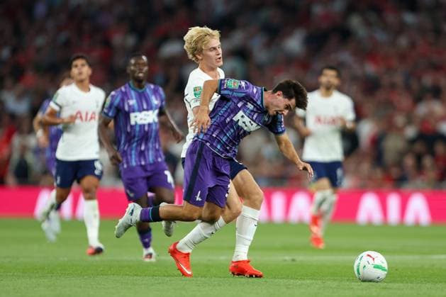 Rob Apter of Charlton Athletic if fouled by Lucas Bergvall of Tottenham Hotspur Tottenham Hotspur v Charlton Athletic, EFL Carabao Cup, Second Round, Football, Tottenham Hotspur Stadium, London, UK, 26 08 2026, England - 26 Aug 2026London Tottenham Hotspur Stadium England United Kingdom EDITORIAL USE ONLY No use with unauthorised audio, video, data, fixture lists, club league logos or live services. Online in-match use limited to 120 images, no video emulation. No use in betting, games or single club league player publications. Copyright: xHanc WiredxPhotos Shutterstockx 17118212p