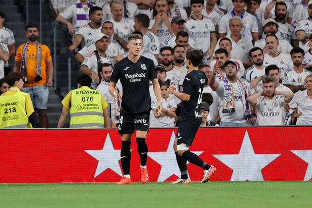 RECORD DATE NOT STATED Luka Sucic (Real Sociedad) celebrates after scoring his team˜s first goal with team mates during the LaLiga EA Sports match between Real Madrid CF and Real Sociedad de Futbol at Estadio Santiago BernabÃ u on August 26, 2026 in Madrid, Spain. (Photo by Manu Reino DeFodi Images) -