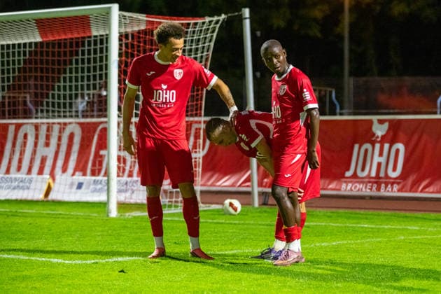 Elias Oke, Kay Seidemann und Fodelcio Gomes Pereira (alle GFC) nach dem Spiel GER, Fussball, Herren, Regionalliga Nordost, Saison 2026-2027, Greifswalder FC - SV Babelsberg 03, Endstand 2:1
