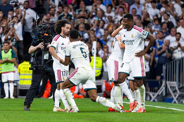 ESP: Real Madrid CF v Real Sociedad La Liga EA Sports Vinicius Junior of Real Madrid celebrates his goal with his teammates during La Liga EA Sports match between Real Madrid and Real Sociedad at Estadio Santiago Bernabeu on August 26, 2026 in Madrid, Spain. Madrid Madrid Spain Football Copyright: xAlejandroxMatiasx