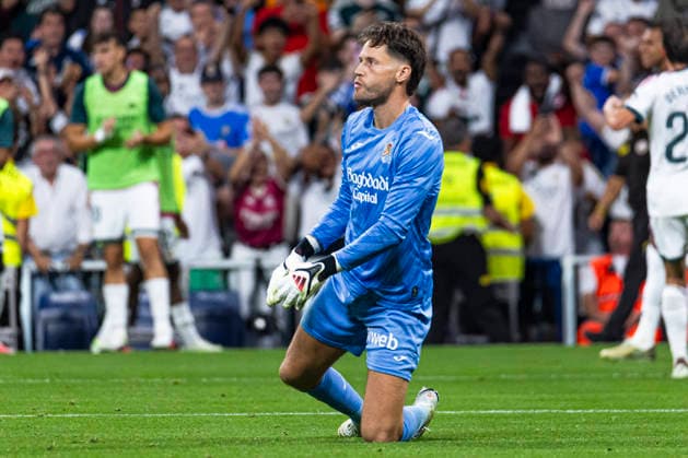 ESP: Real Madrid CF v Real Sociedad La Liga EA Sports Alex Remiro reaction after Kilyan Mbappe of Real Madrid celebrates his goal with his teammates during La Liga EA Sports match between Real Madrid and Real Sociedad at Estadio Santiago Bernabeu on August 26, 2026 in Madrid, Spain. Madrid Madrid Spain Football Copyright: xAlejandroxMatiasx