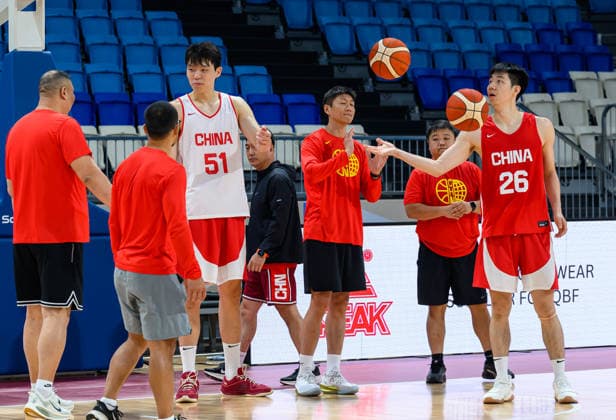 Qatar V China- FIBA Basketball World Cup 2027 Qualifiers Hansen Yang (3-L) and Junlong Zhu (R) of Team China attend a training session ahead of the FIBA Basketball World Cup 2027 Asian Qualifiers match against Qatar on August 26, 2026, in Al Wakrah, Qatar. The match is part of the fourth window of the Asian Qualifiers for the FIBA Basketball World Cup 2027. Qatar and China are in Group F. DOHA Qatar Copyright: xNOUSHADx
