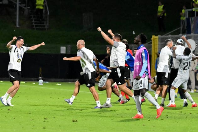 CELJE; SLOVENIA , AUGUST 26: Team Slovan Bratislava celebrate win after the UEFA Champions League Play-offs 2nd leg match between Celje (Slovenia) and Slovan Bratislava (Slovakia) at Stadion Celje, Celje on August 26, 2026 in Celje, Slovenia. (Photo by Igor Kupljenik Sports Press Photo). Copyright: xIgorxKupljenikx xSPPx Sportspressphoto_SPR216542