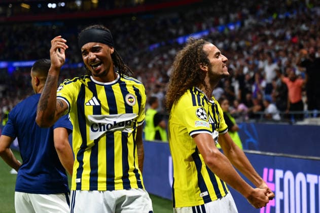 Olympique Lyon v Fenerbahce - UEFA Champions League LYON, FRANCE - AUGUST 26: Matteo Guendouzi (R) and Archie Brown (L) of Fenerbahce celebrate at the end of the UEFA Champions League playoff round second-leg match between Olympique Lyon and Fenerbahce at Groupama Stadium in Lyon, France on August 26, 2026. Arif Hudaverdi Yaman Anadolu Lyon France. Editorial use only. Please get in touch for any other usage.  Copyright: x2026xAnadoluxArifxHudaverdixYamanx