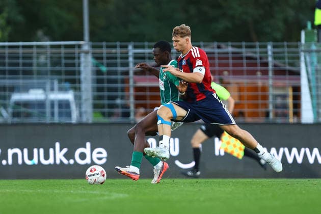 37 Joel Amadi (VfB Lübeck), 9 Joonas Frenzel (Hamburger SV U21, U 21 Fußball I Herren I Regionalliga Nord I Saison 2026-2027 I 5. Spieltag I VfB Lübeck - Hamburger SV U21 I 26.08.2026 I Stadion an der Lohmühle *** 37 Joel Amadi, VfB Lübeck, 9 Joonas Frenzel Hamburger SV U21 Soccer I Men s I Regionalliga Nord I 2026–2027 Season I Matchday 5 I VfB Lübeck vs. Hamburger SV U21 I August 26, 2026 I Stadion an der Lohmühle