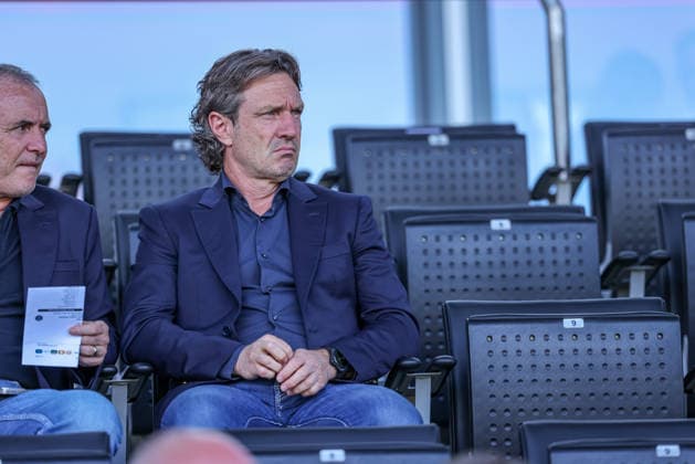 GER, Frankfurt, Eintracht Frankfurt vs Paris Saint-Germain, UEFA Womens Champions League, Fussball, UEFA, Spielzeit 2026 2027, Stadion am Brentanobad, 3. Quali-Runde, Hinspiel im Bild: Laurent Bonadei (Nationaltrainer Frankreich Frauen, Coach France) DFB DFL REGULATIONS PROHIBIT ANY USE OF PHOTOGRAPHS AS IMAGE SEQUENCES AND OR QUASI-VIDEO, 26.08.2026 Copyright: HMBxMedia HendrikxHamelau