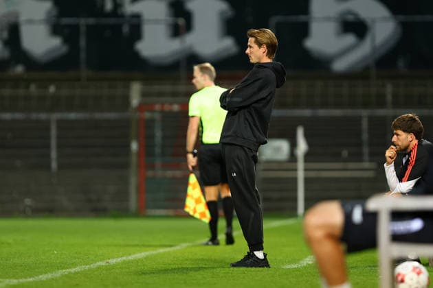 Lukas Anderer (Trainer, Hamburger SV U21, U 21 Fußball I Herren I Regionalliga Nord I Saison 2026-2027 I 5. Spieltag I VfB Lübeck - Hamburger SV U21 I 26.08.2026 I Stadion an der Lohmühle *** Lukas Anderer, Coach, Hamburger SV U21 Soccer I Men s I Regionalliga Nord I 2026–2027 Season I Matchday 5 I VfB Lübeck vs. Hamburger SV U21 I August 26, 2026 I Stadion an der Lohmühle