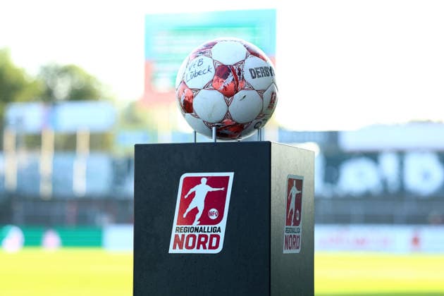 Spielball in der Regionalliga Nord. Fußball I Herren I Regionalliga Nord I Saison 2026-2027 I 5. Spieltag I VfB Lübeck - Hamburger SV U21, U 21 I 26.08.2026 I Stadion an der Lohmühle *** Match in the Regionalliga Nord Soccer I Men I Regionalliga Nord I 2026–2027 Season I Matchday 5 I VfB Lübeck vs. Hamburger SV U21 I August 26, 2026 I Stadion an der Lohmühle