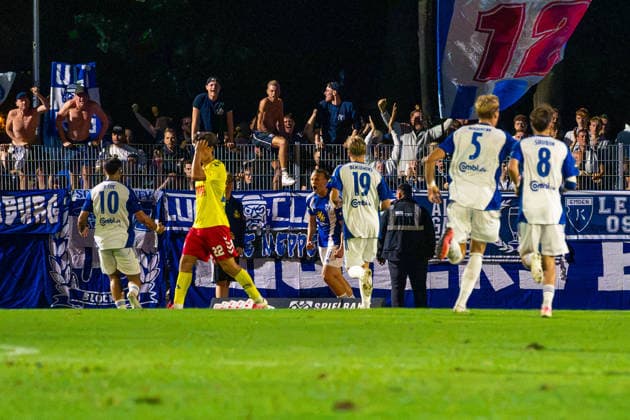 Tor zum 2:2 durch Matti Tjaden (BSV Kickers Emden, 11), Torjubel, Freude, Emotionen, Deutschland: Fussball, Regionalliga Nord, Saison 2026 27, 5. Spieltag, 26.08.2026, SV Atlas Delmenhorst vs BSV Kickers Emden, Stadion an der Düsternortstraße (Delmenhorst, Niedersachsen) Copyright: xLeonxFrickx