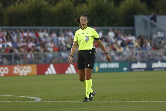 AMSTERDAM , 26-08-2026, Sportcomplex De Toekomst , Champions League Women , football , Third qualifying round 1st leg season 2026 2027 , match between Ajax and Real Madrid (women) , picture shows Referee Maria Sole Ferrieri Caputi Ajax - Real Madrid (women)  x206075740x Copyright: