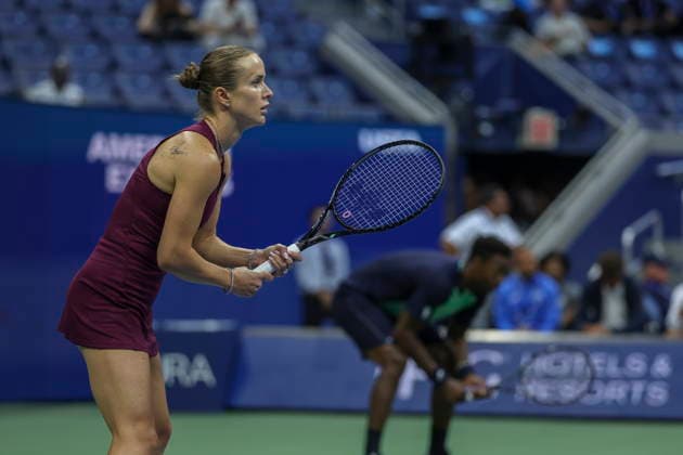 2026 US Open Mixed Doubles Championship semifinals Elina Svitolina (front) of Ukraine in action while playing with Gael Monfils (rear) of France during the semifinal round of the Mixed Doubles Championship against Belinda Bencic of Switzerland and Flavio Cobolli of Italy at the Arthur Ashe Stadium in the USTA Billie Jean King National Tennis Center in Flushing Meadows, New York, USA, 26 August 2026. FLUSHING MEADOWS NEW YORK UNITED STATES  Copyright: xSARAHxYENESELx