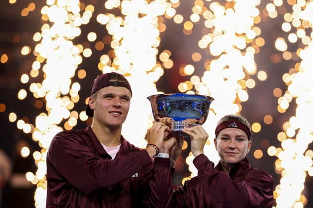 2026 US Open Mixed Doubles Championship Jakub Mensik (L) and Karolina Muchova (R) of Czechia pose with their trophy after winning the final round of the Mixed Doubles Championship against Belinda Bencic of Switzerland and Flavio Cobolli of Italy at the Arthur Ashe Stadium in the USTA Billie Jean King National Tennis Center in Flushing Meadows, New York, USA, 26 August 2026. FLUSHING MEADOWS NEW YORK UNITED STATES  Copyright: xSARAHxYENESELx