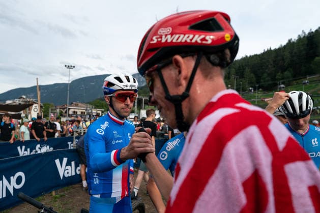UCI MTB World Championship, WM, Weltmeisterschaft - Val Di Sole 2026 The Czech team celebrates after finishing the Team Relay at the UCI Mountain Bike World Championships Val di Sole 2026 in Val di Sole, Italy, on August 26, 2026. Val di Sole Italy  Copyright: xFilipxBezdÄ›kx originalFilename:bezdek-notitle260826_npGJO.jpg