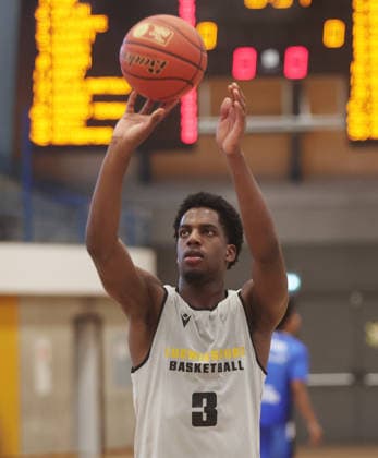 Ludwigsburg , Basketball Testspiel MHP Riesen Ludwigsburg vs. HAKRO Merlins Crailsheim , Yohann Tchouaffe ( Riesen )