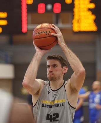 Ludwigsburg , Basketball Testspiel MHP Riesen Ludwigsburg vs. HAKRO Merlins Crailsheim , Tommy Rutherfor ( Riesen )