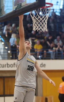 Ludwigsburg , Basketball Testspiel MHP Riesen Ludwigsburg vs. HAKRO Merlins Crailsheim , Lukas Modic ( Riesen )